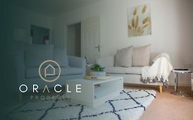 Superb Apartment In Stratford Upon Avon With Free Parking & Wi-Fi